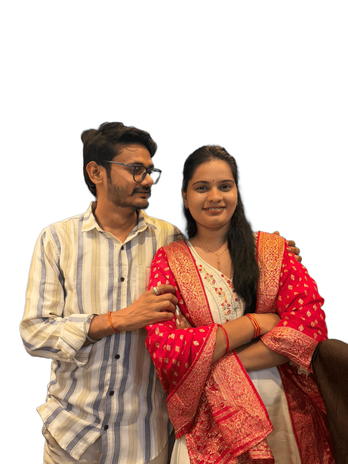 AI Removes Background from Couple's Indoor Photo | BgRemovit