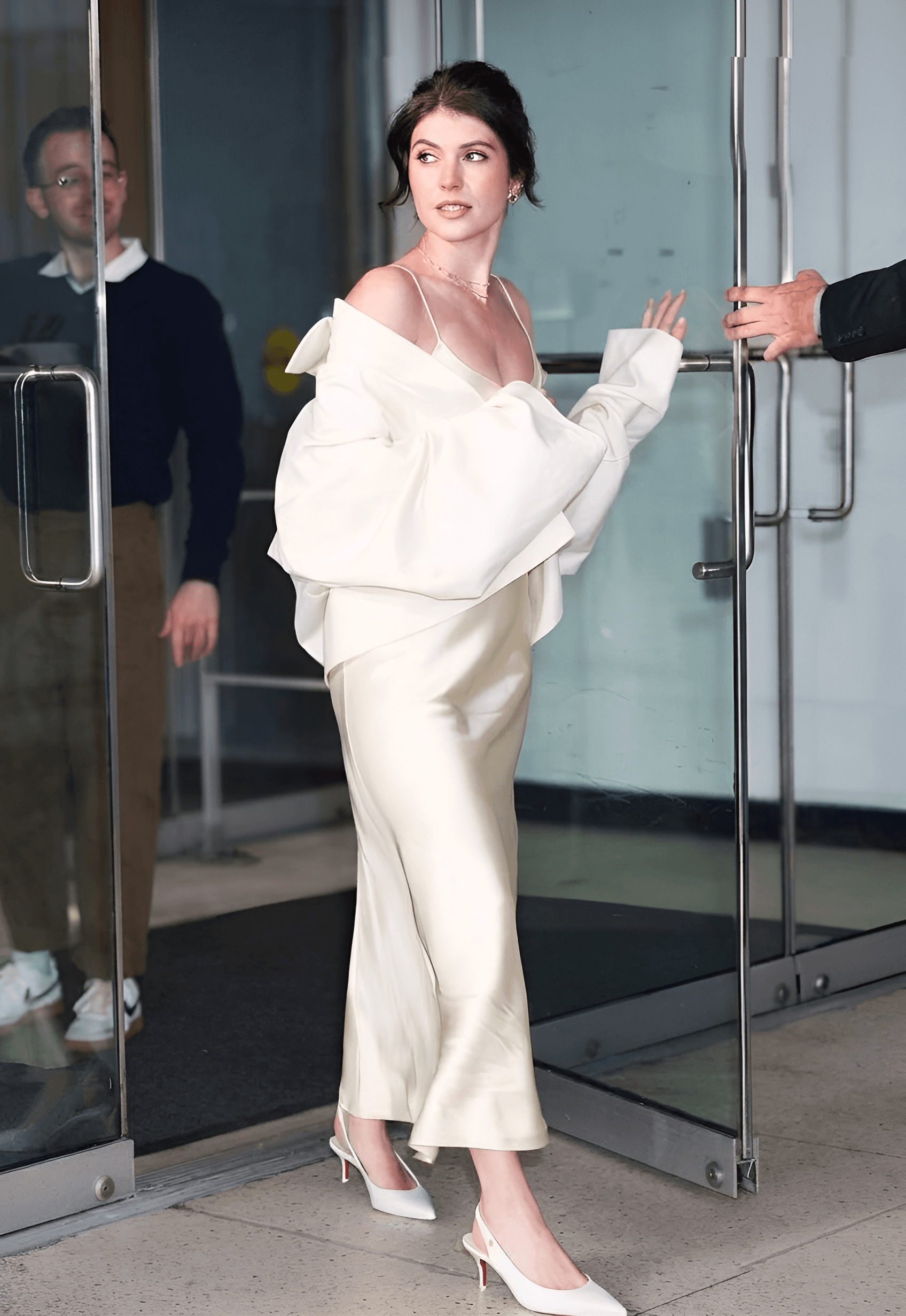 Transforming Fashion Photography: Unrivaled AI Image Enhancement