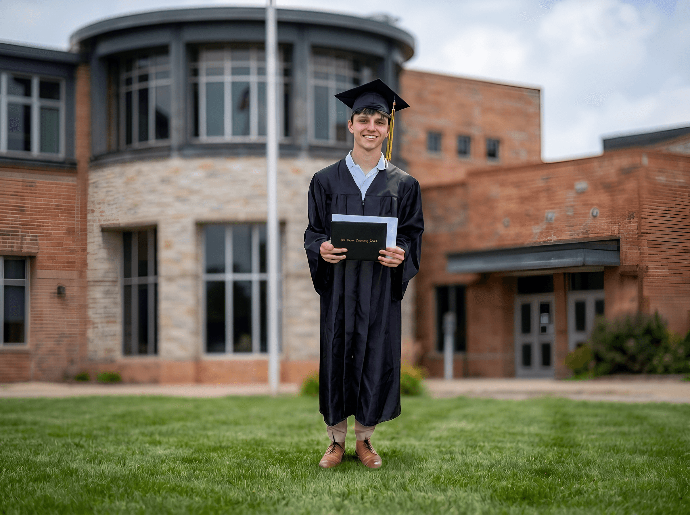 AI Enhances Graduation Photo: Crystal Clear Memories