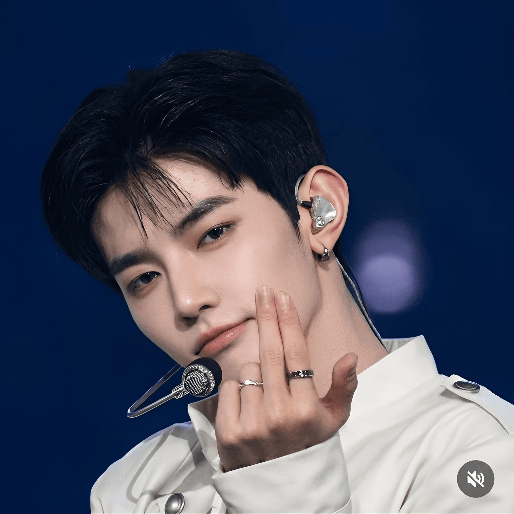 Unveiling Every Detail: AI Enhances K-Pop Stage Photography