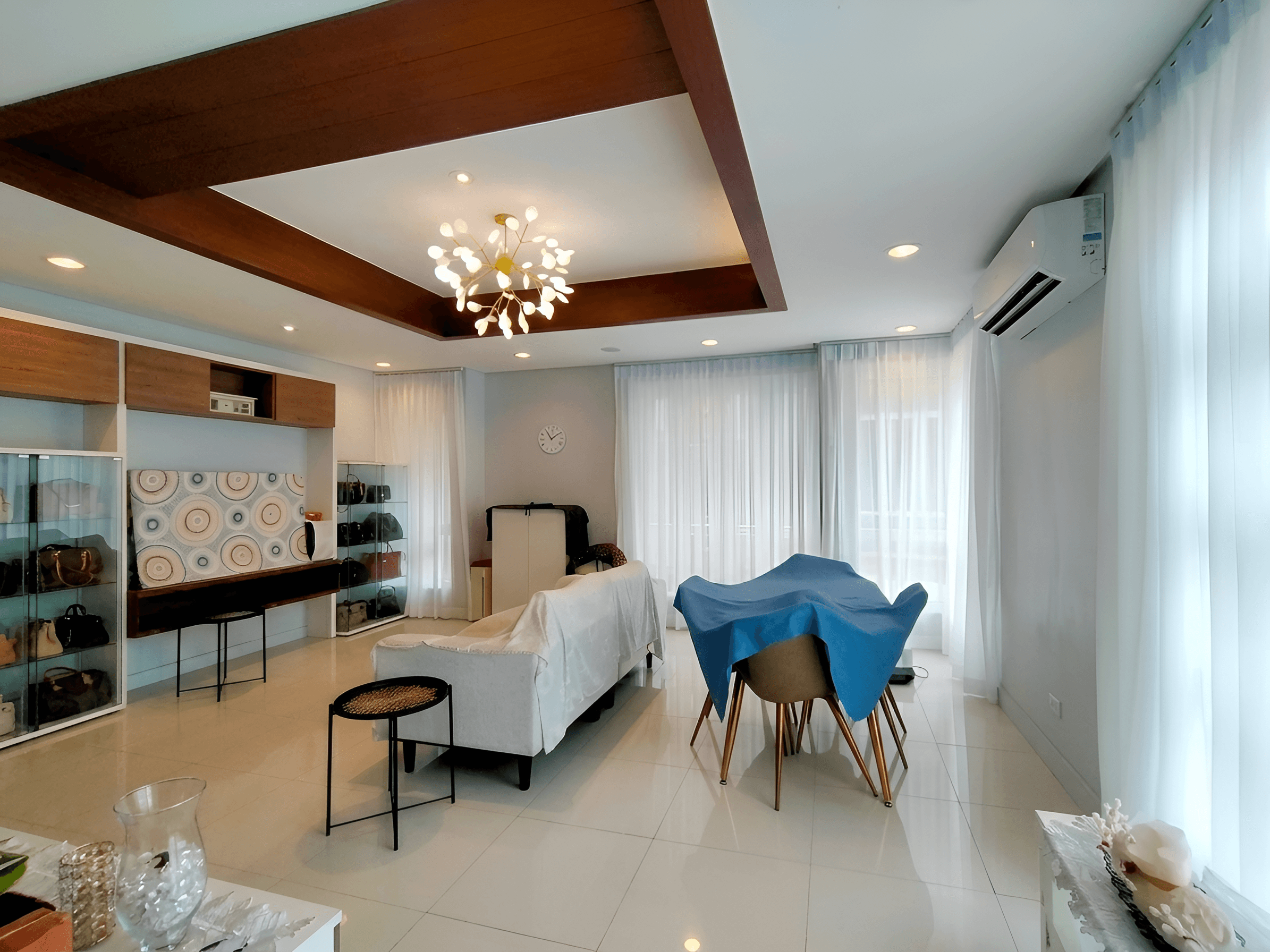 AI Image Enhancer: Sharpen Living Room Interior Photos